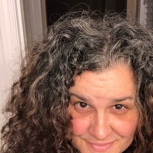 Meet your Posher, Corina